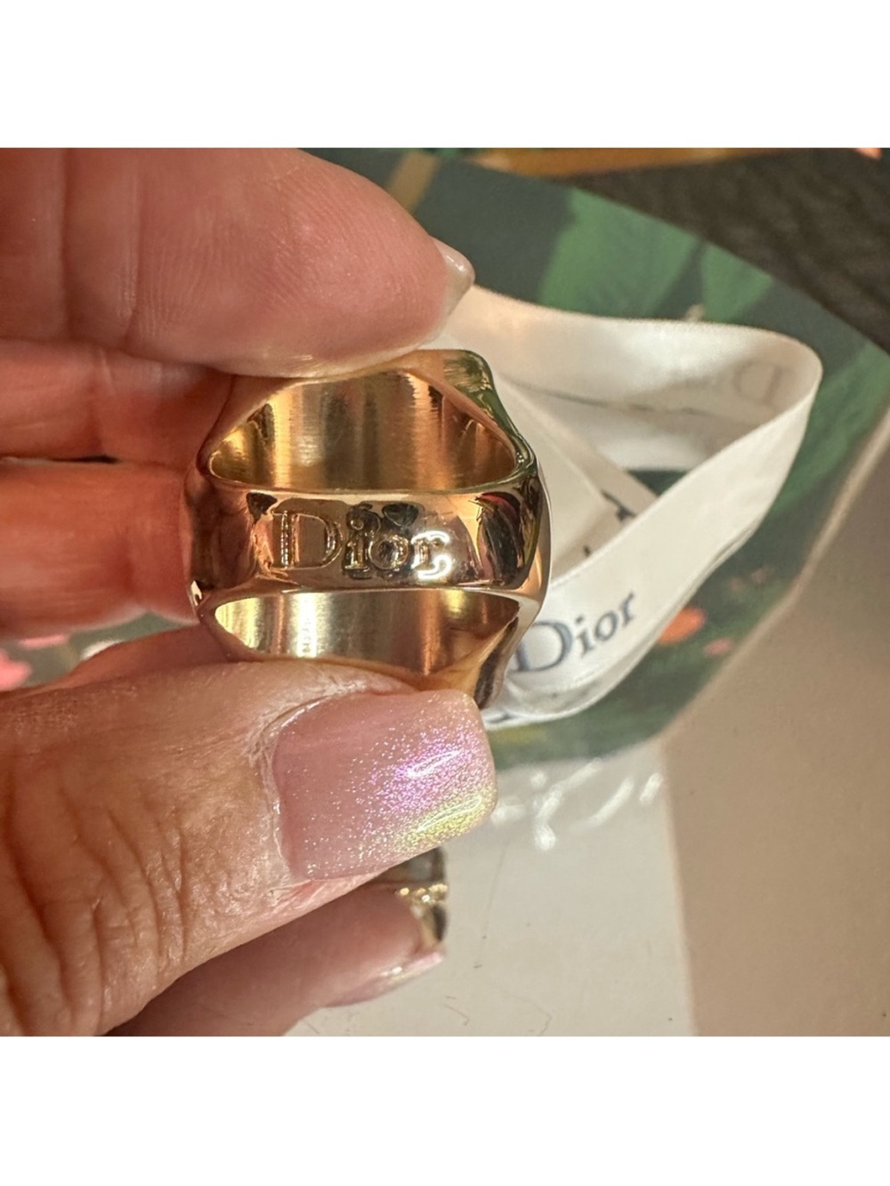 CHRISTIAN DIOR LOGO BIJOU RIBBON
CRYSTAL RING (Size 7-7.5) 💍 💛🔥 - Picture 4 of 8